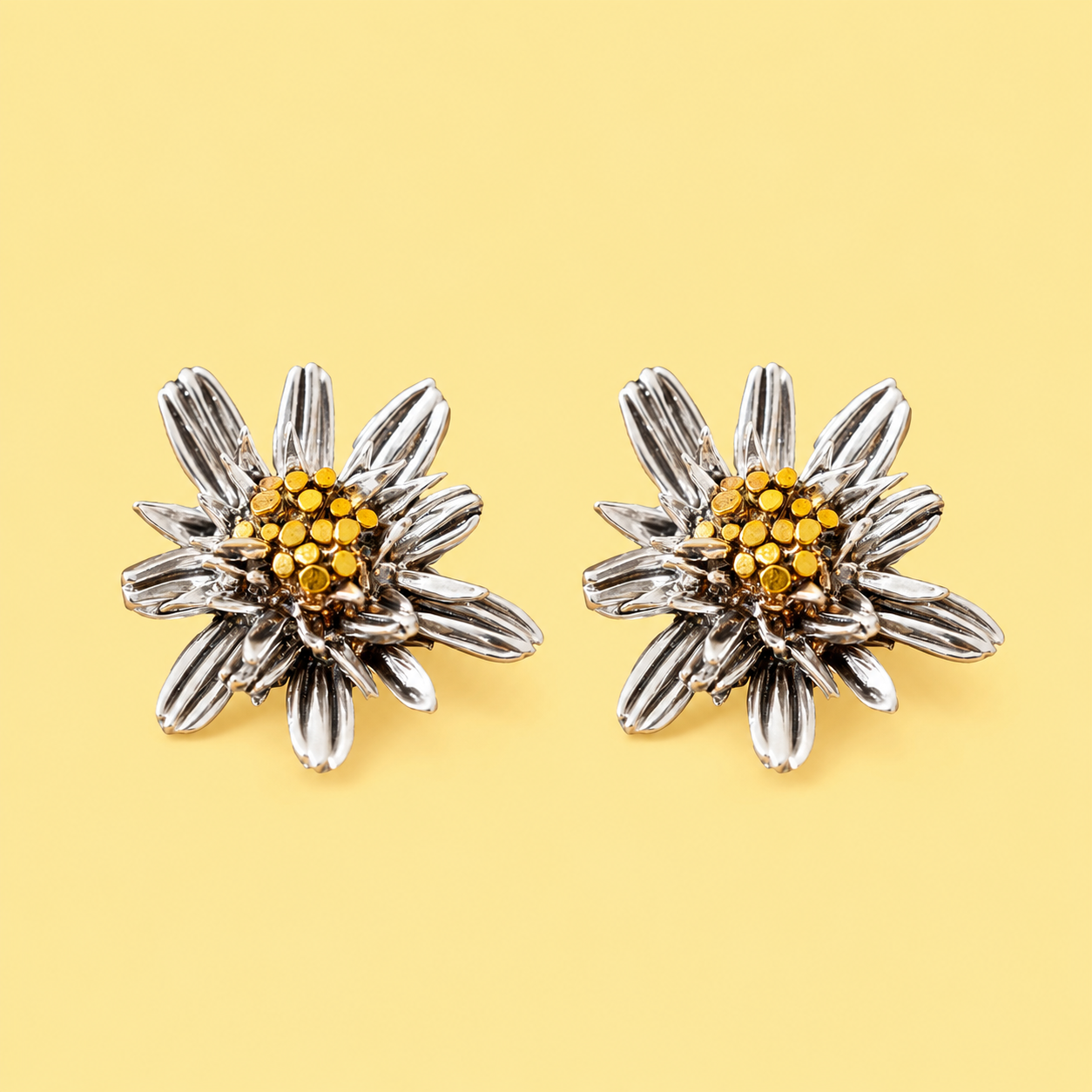 Arfaj Flower Earrings