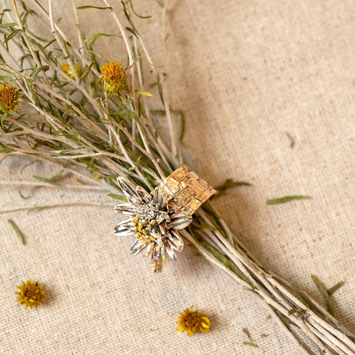 Arfaj Flower Ring