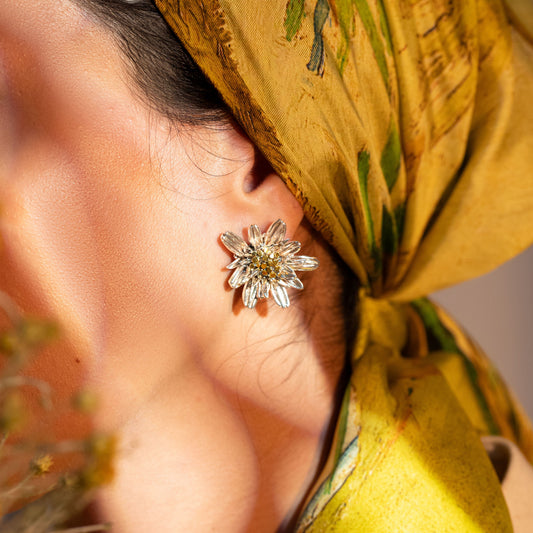 Arfaj Flower Earrings